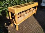 Rotan sidetable met mandjes en glazen blad, Bohemian, Landelijk, Gebruikt, 100 tot 150 cm, Ophalen of Verzenden