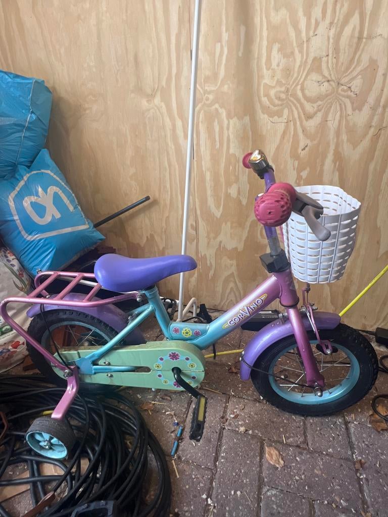 Corvino 12,5 inch kinderfiets met zijwieltjes, Fietsen en Brommers, Fietsen | Kinderfietsjes, Ophalen, Zijwieltjes, Gebruikt, Velgrem