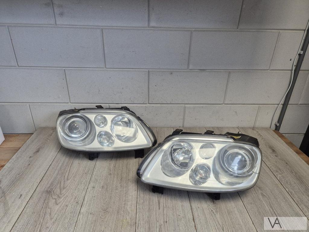 VW Touran 03-07 en Caddy 03-10 koplamp links xenon €100, Gebruikt, -, Volkswagen, -