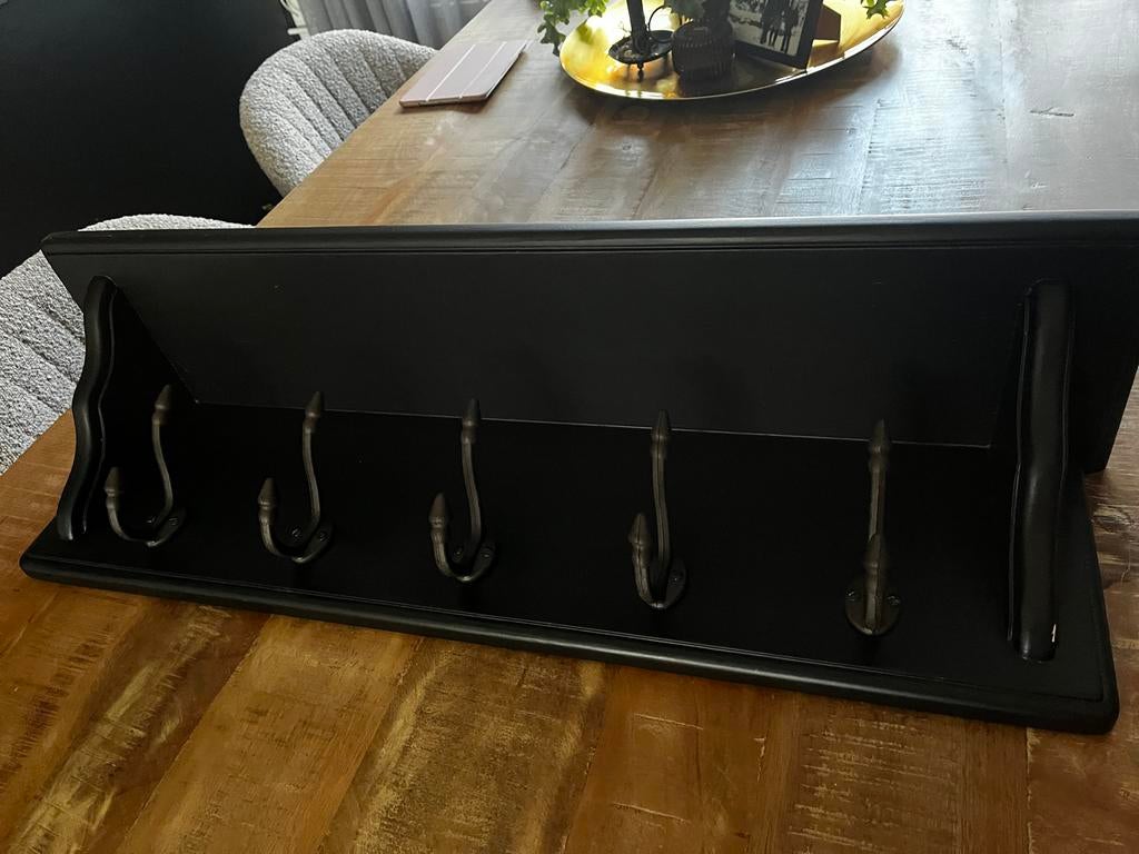 Zwarte wandkapstok met ijzeren haken - Gratis af te halen, Ophalen, Gebruikt, Metaal, Wandkapstok