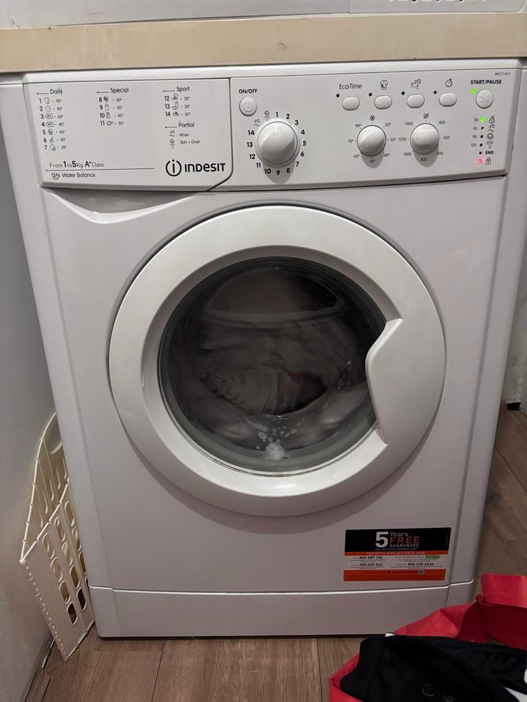 Wasmachine en droger Indesit - Werken perfect!, Witgoed en Apparatuur, 6 tot 8 kg, Ophalen, Gebruikt, 85 tot 90 cm