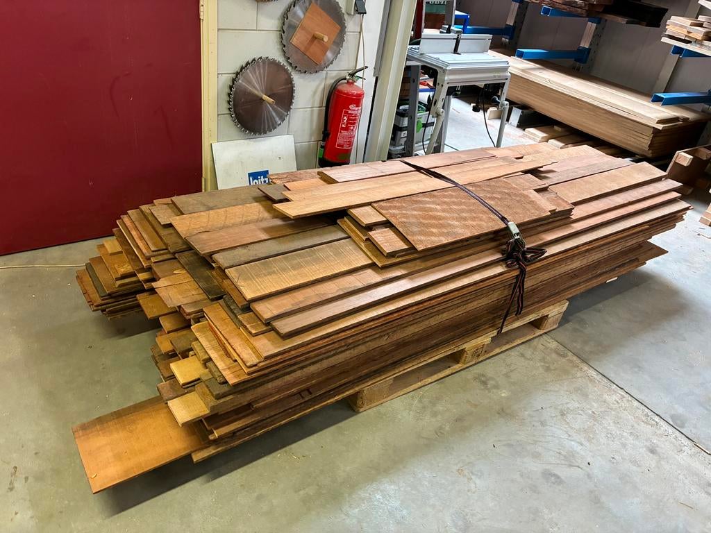 Origon pine dun 0.8 kuub, Doe-het-zelf en Verbouw, Hout en Planken, Ophalen, Minder dan 25 mm, Zo goed als nieuw, 250 tot 300 cm