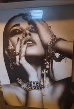 Schilderij vrouw met sieraden, Ophalen