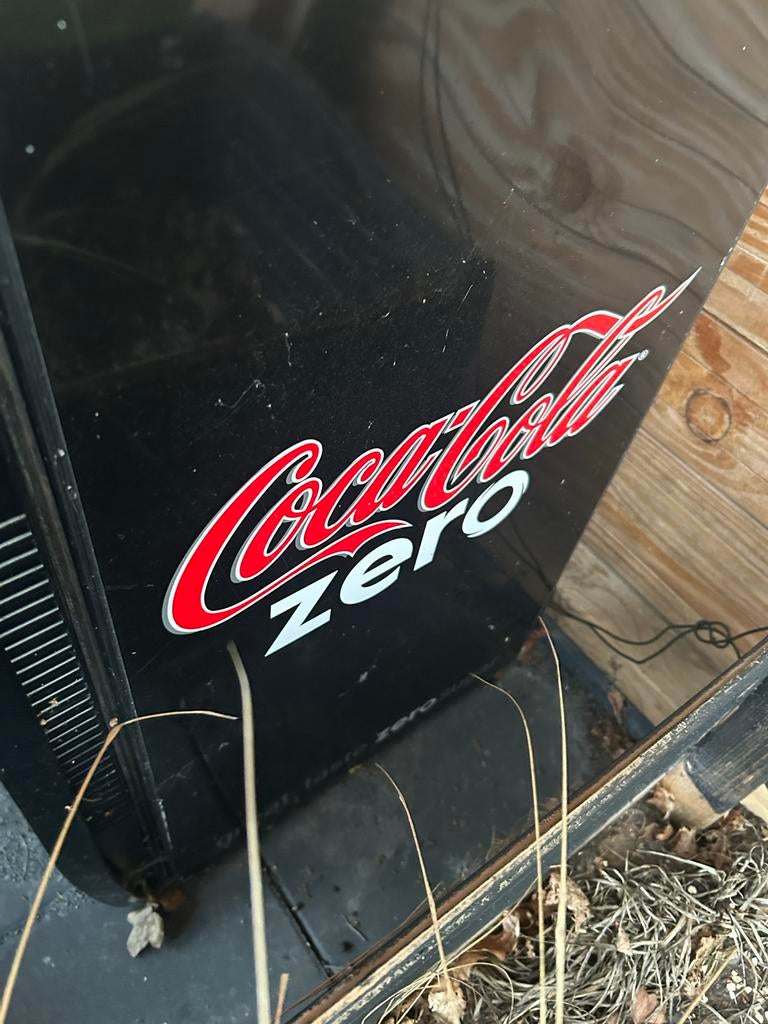 Coca-Cola Zero mini koelkast - Perfect voor drankjes!, Witgoed en Apparatuur, Ophalen, Minder dan 75 liter, Zonder vriesvak, Gebruikt
