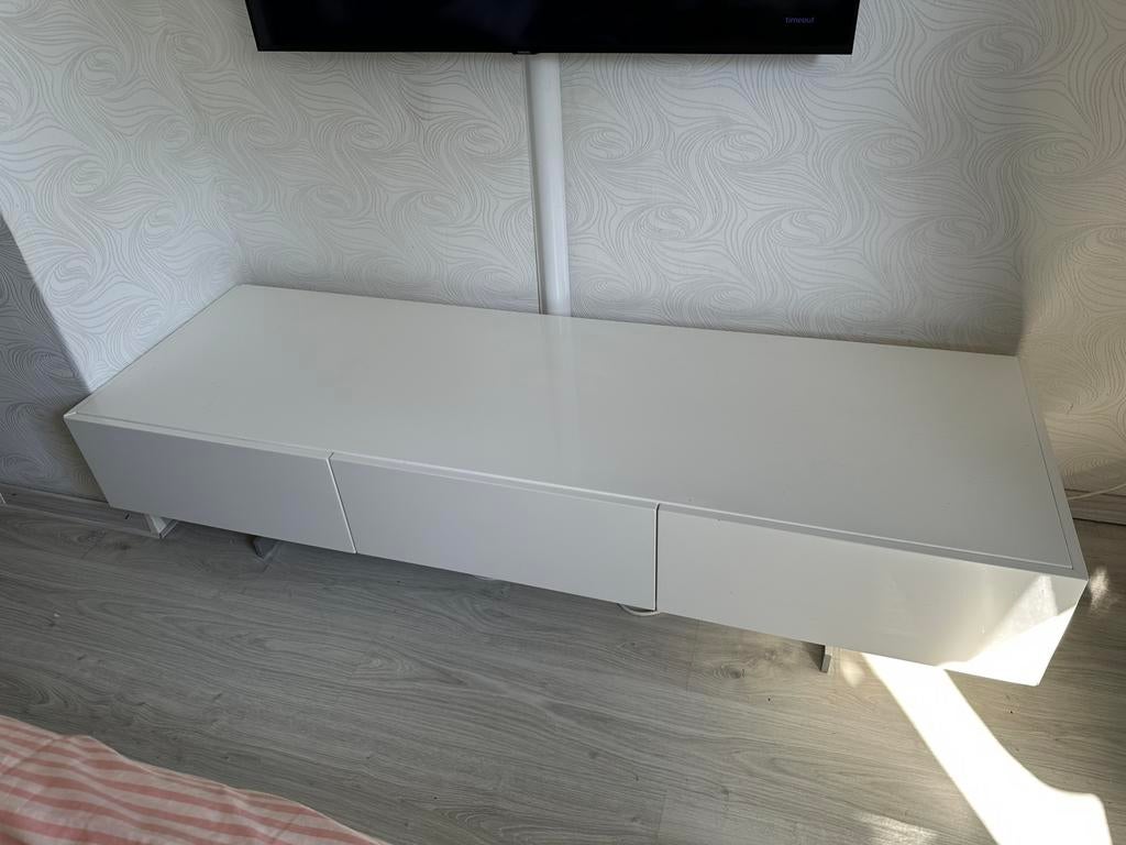 Ikea laag dressoir, lengte 160, breedte 50 cm 30 cm hoog, Huis en Inrichting, Kasten | Dressoirs, Ophalen, Met klep(pen), 150 tot 200 cm