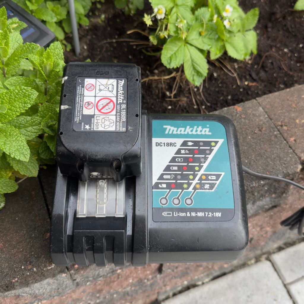Makita DC18RC Oplader met BL1850B Accu (5.0Ah), Ophalen of Verzenden, Gebruikt, Overige typen
