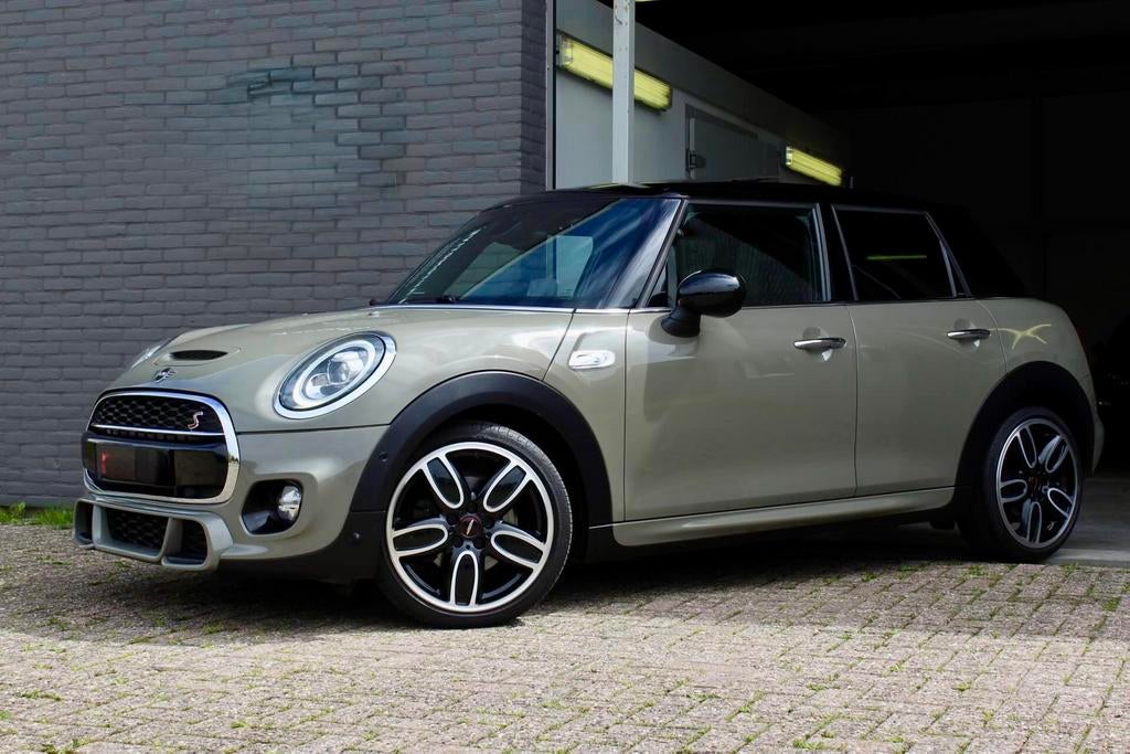 Te koop full optie,s mini cooperS jcw hatchback vijf deurs, 1998 cc, Zwart, Leder en Stof, 1245 kg