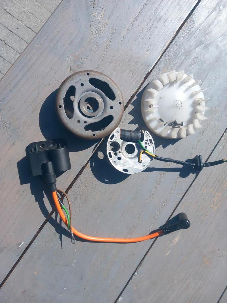 Bosch elektriche ontsteking, Fietsen en Brommers, Brommeronderdelen | Kreidler, Cilinder, Ophalen of Verzenden