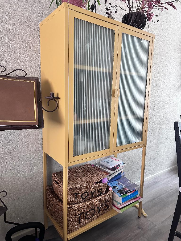 Metalen vitrine kast, Huis en Inrichting, Kasten | Vitrinekasten, Ophalen, Gebruikt, 50 tot 100 cm, Metaal