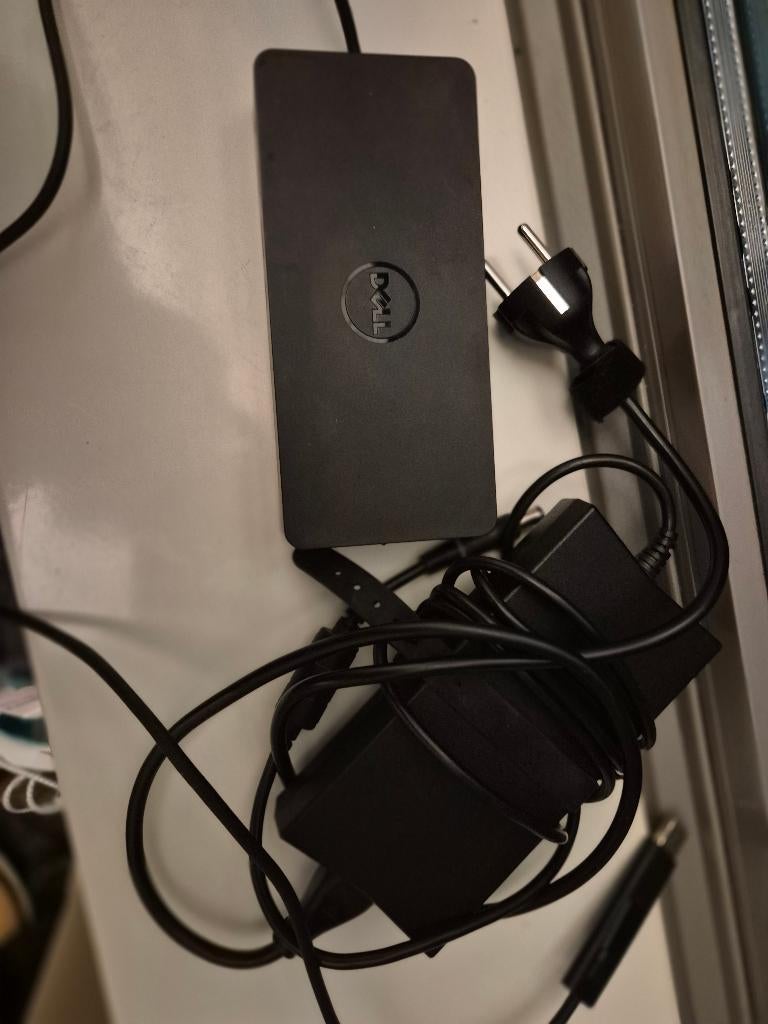 Dell D6000 docking station | Dell dock DisplayLink, Ophalen of Verzenden, Zo goed als nieuw, Sneakers of Gympen
