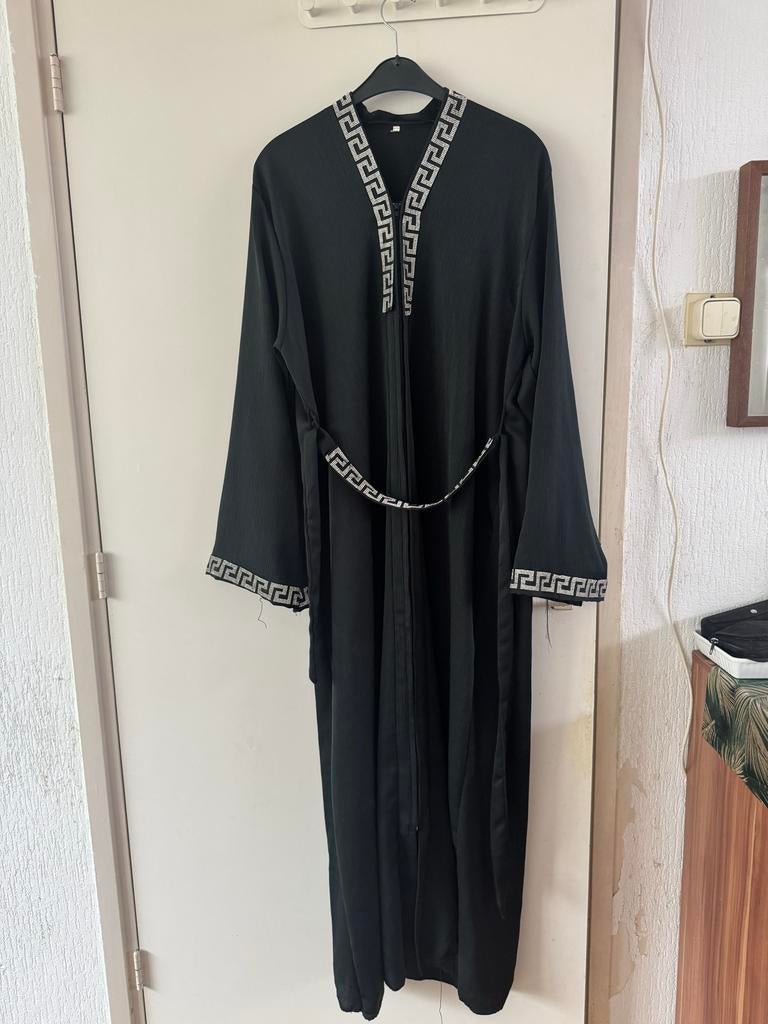 Stijlvolle Zwarte Abaya/Jurk met Details - Maat XXL, Zwart, Maat 46/48 (XL) of groter, Ophalen of Verzenden, Zo goed als nieuw