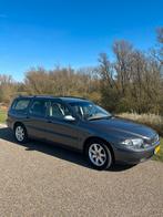 Volvo V70 2.4 140PK 2003 Grijs, Auto's, Voorwielaandrijving, 1800 kg, Stationwagon, Zilver of Grijs