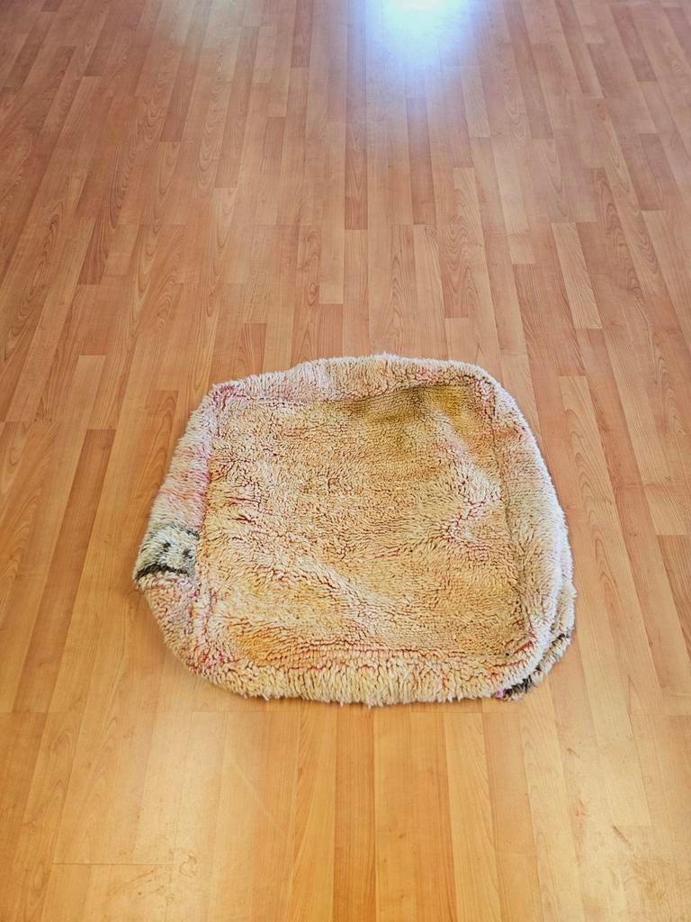 Marokkaanse Berber poef. Mooie dikke wol! Weg = Weg, Huis en Inrichting, Banken | Voetenbanken en Poefen, Overige materialen, Ophalen of Verzenden