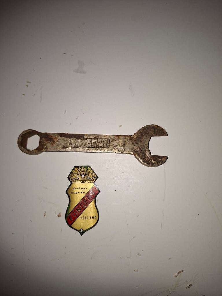 Vintage Fongers fietsgereedschap en embleem, Ophalen of Verzenden
