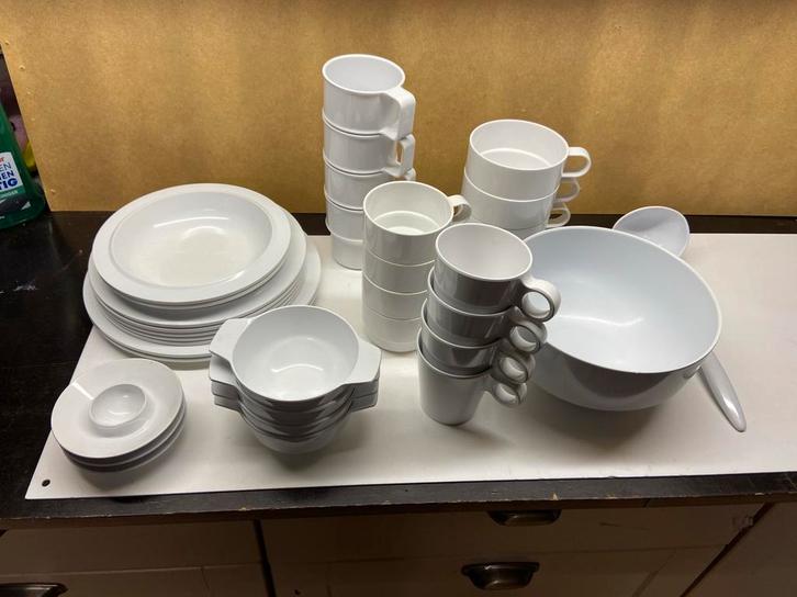 Mepal wit 34-delig, Caravans en Kamperen, Kampeeraccessoires, Zo goed als nieuw, Ophalen