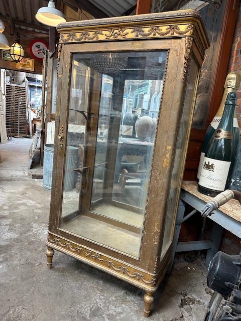 antieke vitrine vitrinekast oude brocante kast, Gebruikt, Glas, 150 tot 200 cm, 25 tot 50 cm