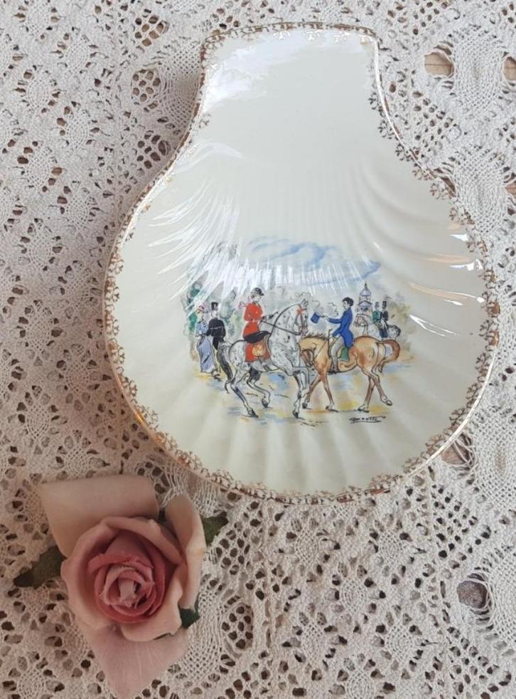 Vintage Franse schelp/ vide poche met ruiters en paarden, Antiek en Kunst, Ophalen of Verzenden