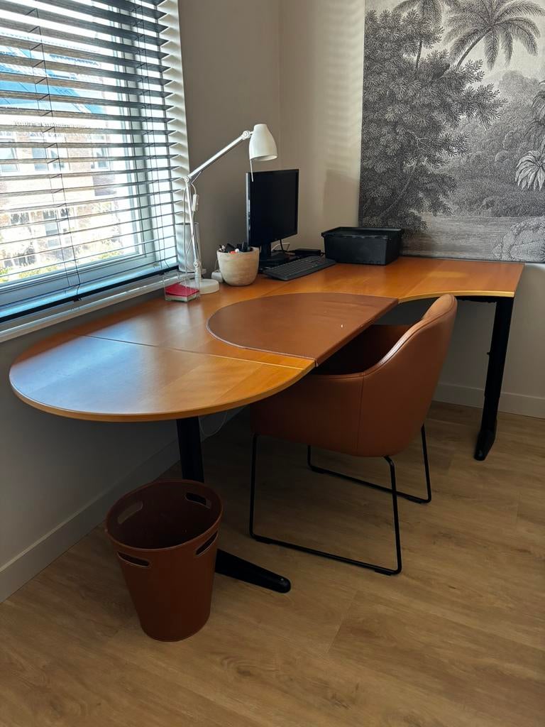 IKEA Bekant hoekbureau met extra aanzetstuk (200 x 120), Huis en Inrichting, Bureaus, Ophalen, In hoogte verstelbaar, Gebruikt
