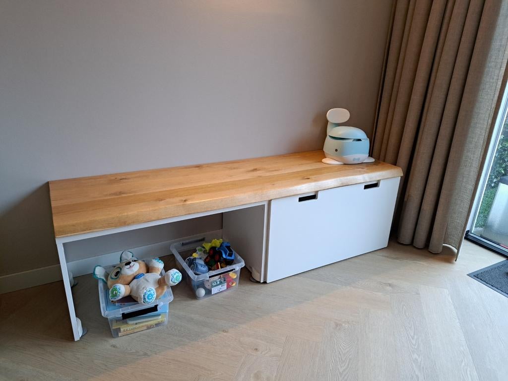 Ikea kinderbureau Stuva met eiken plank, Ophalen, Zo goed als nieuw