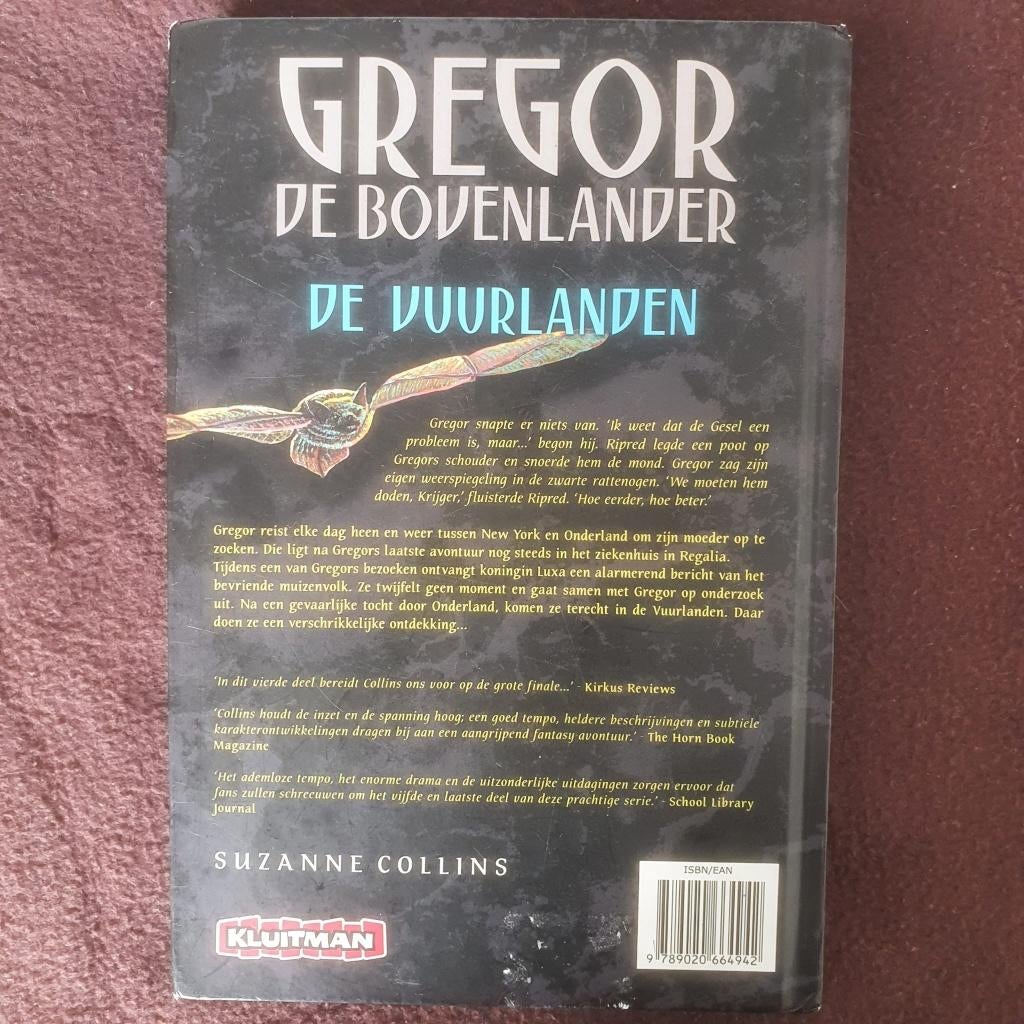 De vuurlanden - 4  - Gregor de bovenlander - Suzanne Collins, Boeken, Ophalen of Verzenden, Gelezen, Suzanne Collins, Fictie algemeen