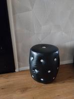 Mooie zwarte poef met knopen, Ophalen, Minder dan 50 cm, Rond, Zo goed als nieuw
