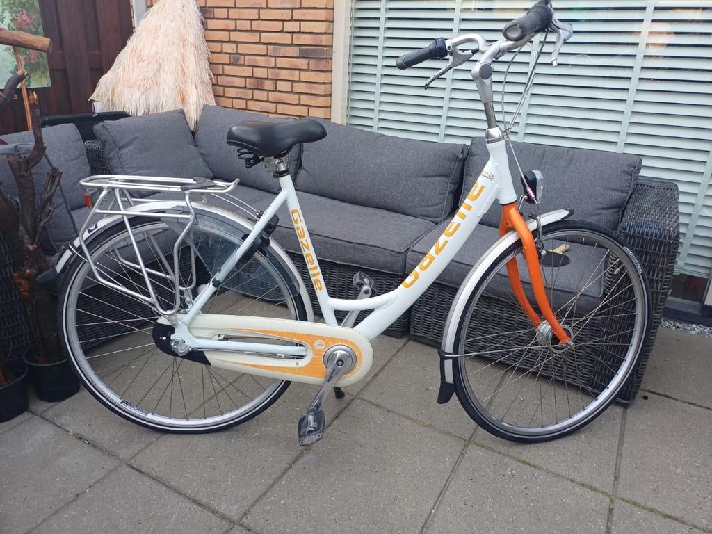 Gazelle damesfiets - Wit/Oranje, Gebruikt, Velgrem, Versnellingen, Ophalen of Verzenden