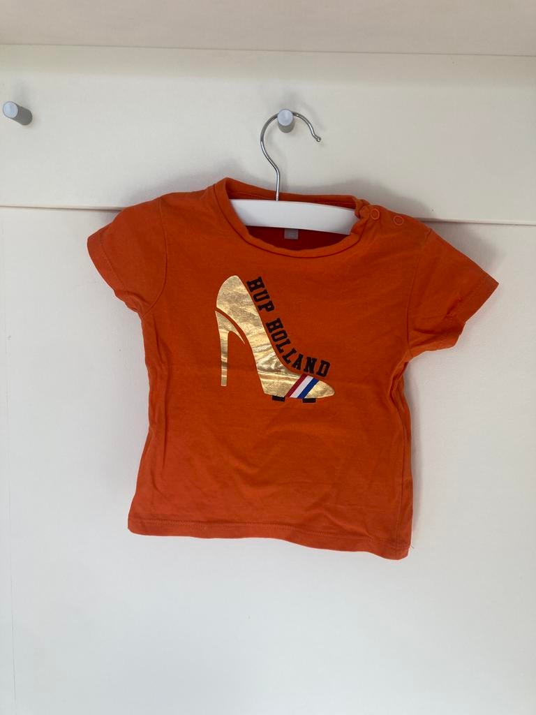 Oranje t-shirt korte mouwen maat 80, Ophalen of Verzenden, Zo goed als nieuw, Meisje, Shirtje of Longsleeve