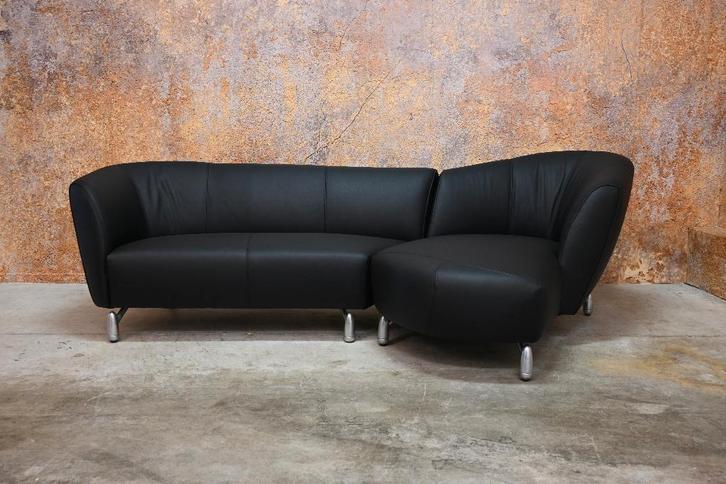 NIEUW beklede zwarte leren Leolux Pupilla design "hoek"bank, Huis en Inrichting, Banken | Bankstellen, Zo goed als nieuw, Hoekbank