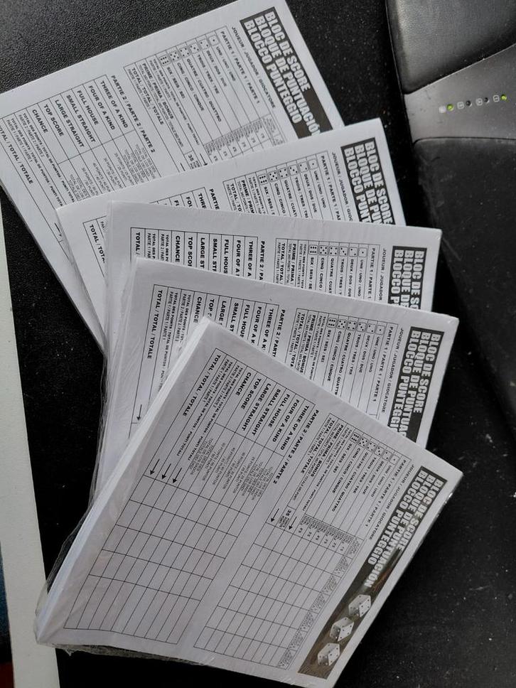 5 Yahtzee scoreblokjes - nog netjes in het plastic, Hobby en Vrije tijd, Gezelschapsspellen | Overige, Nieuw, Een of twee spelers