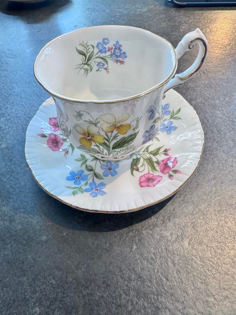 Paragon "English Flowers" Theekop en Schotel - Fine Bone Chi, Antiek en Kunst, Antiek | Porselein, Ophalen of Verzenden