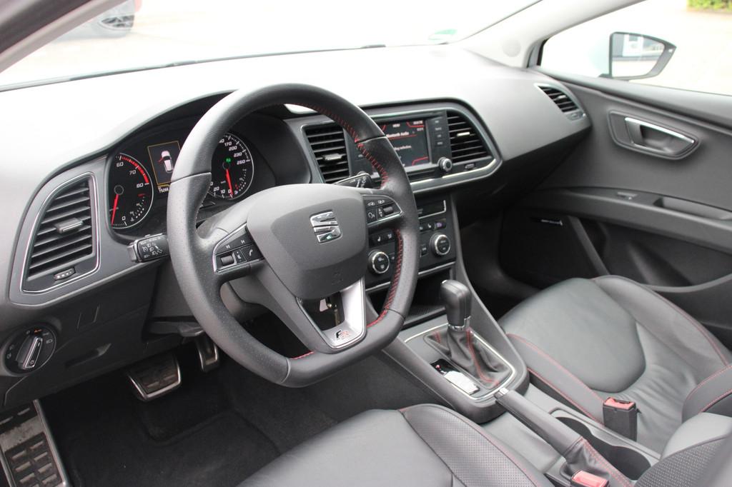 SEAT Leon 1.8 TSI FR Dynamic Pano Leder DSG Seat Sound LED S, Auto's, Seat, 1227 kg, Zwart, 4 cilinders, Leon