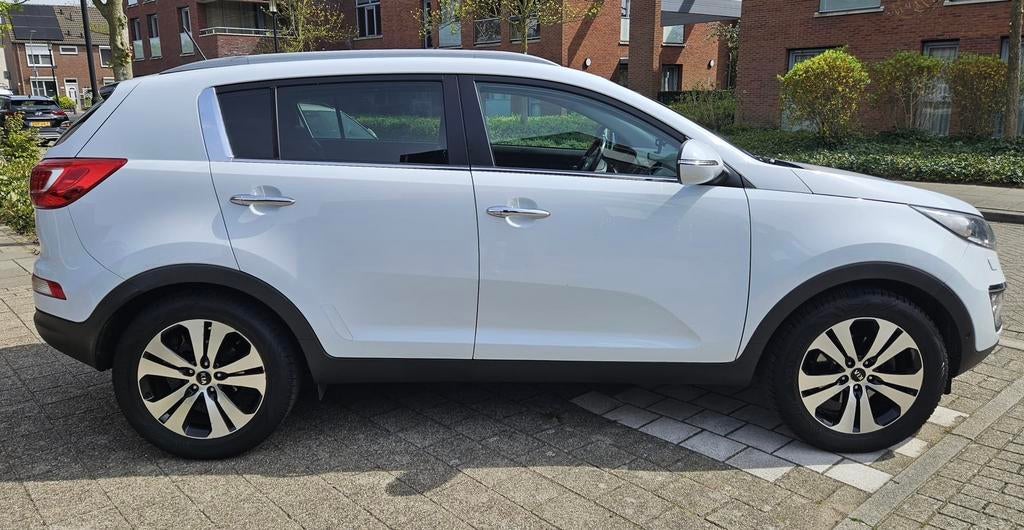 Eerlijke NL Kia Sportage - Volledige historie bekend, Auto's, 1998 cc, Zwart, 4 cilinders, Navigatiesysteem