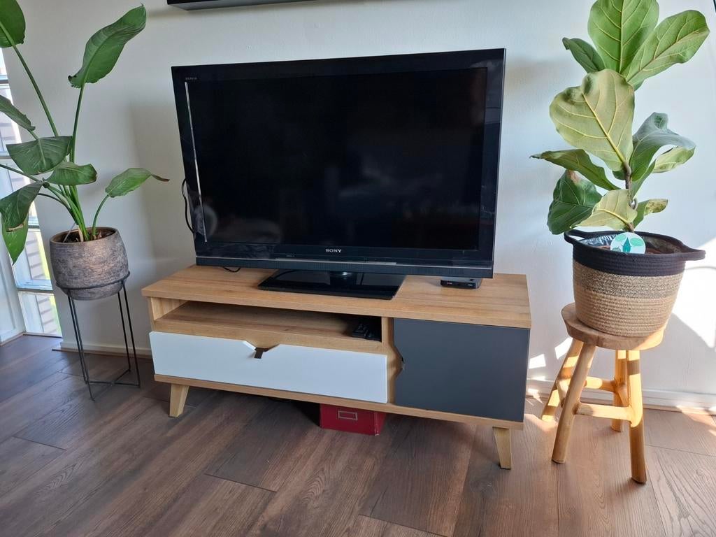 Leuke tv meubel izgst (zonder tv), Ophalen, Zo goed als nieuw, 25 tot 50 cm, Minder dan 100 cm