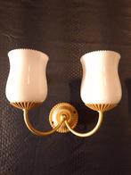 Brocante vintage Franse wandlampjes, melkglas met schulprand, Gebruikt, Vintage, Ophalen of Verzenden, Nvt