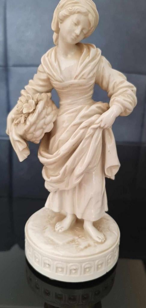 Antieke Gedetailleerde Dresden Porseleinen Beeld., Ophalen of Verzenden