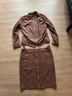 Bruine suede / leather look set maat 44 Dolce Vita, Kostuum of Pak, Bruin, Maat 42/44 (L), Ophalen of Verzenden