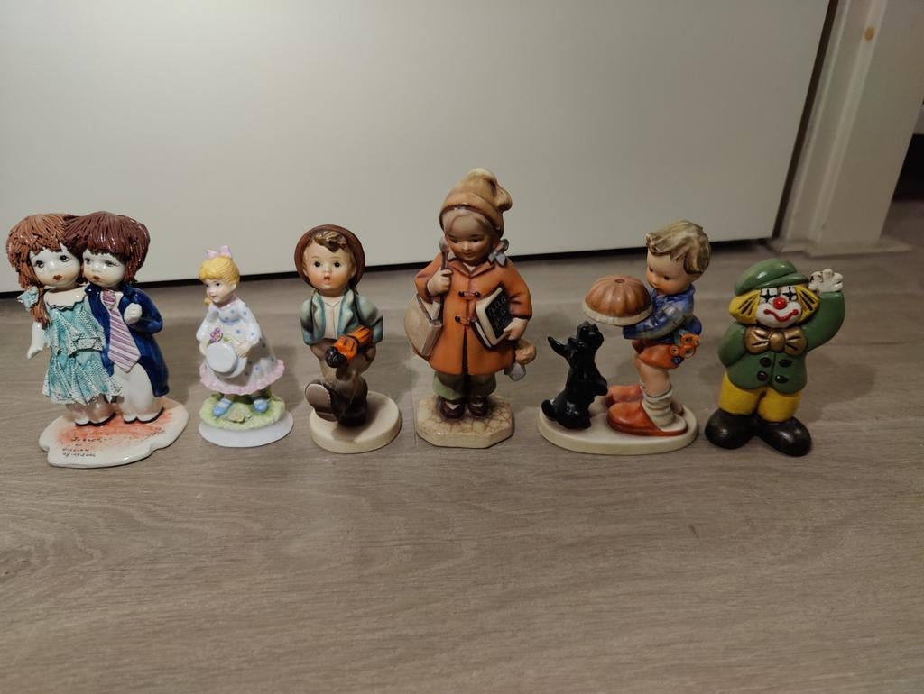 Bundel vintage porseleinen beeldjes -  Hummel stijl, Verzamelen, Beelden en Beeldjes, Ophalen, Zo goed als nieuw, Hummel