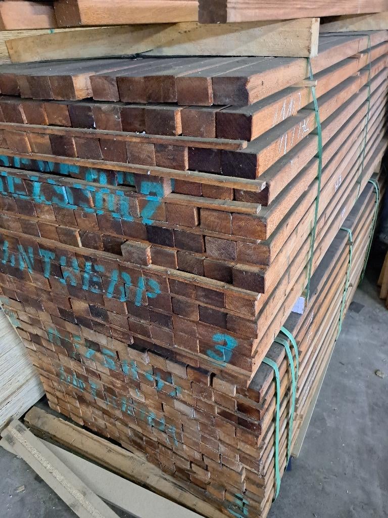 45x70 lang 2,10m prijs 10 euro per stuk hardhout mandioquera, Ophalen, Palen, Nieuw, Hardhout