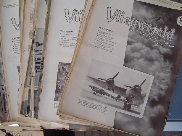 Blad de Vliegwereld periode 1941-1947, Verzamelen, Luchtvaart en Vliegtuigspotten, Ophalen of Verzenden, Gebruikt, Boek of Tijdschrift
