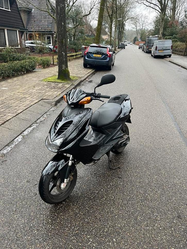 Yamaha aerox 70cc, Fietsen en Brommers, Scooters | Yamaha, Zo goed als nieuw, Aerox, Benzine, Ophalen