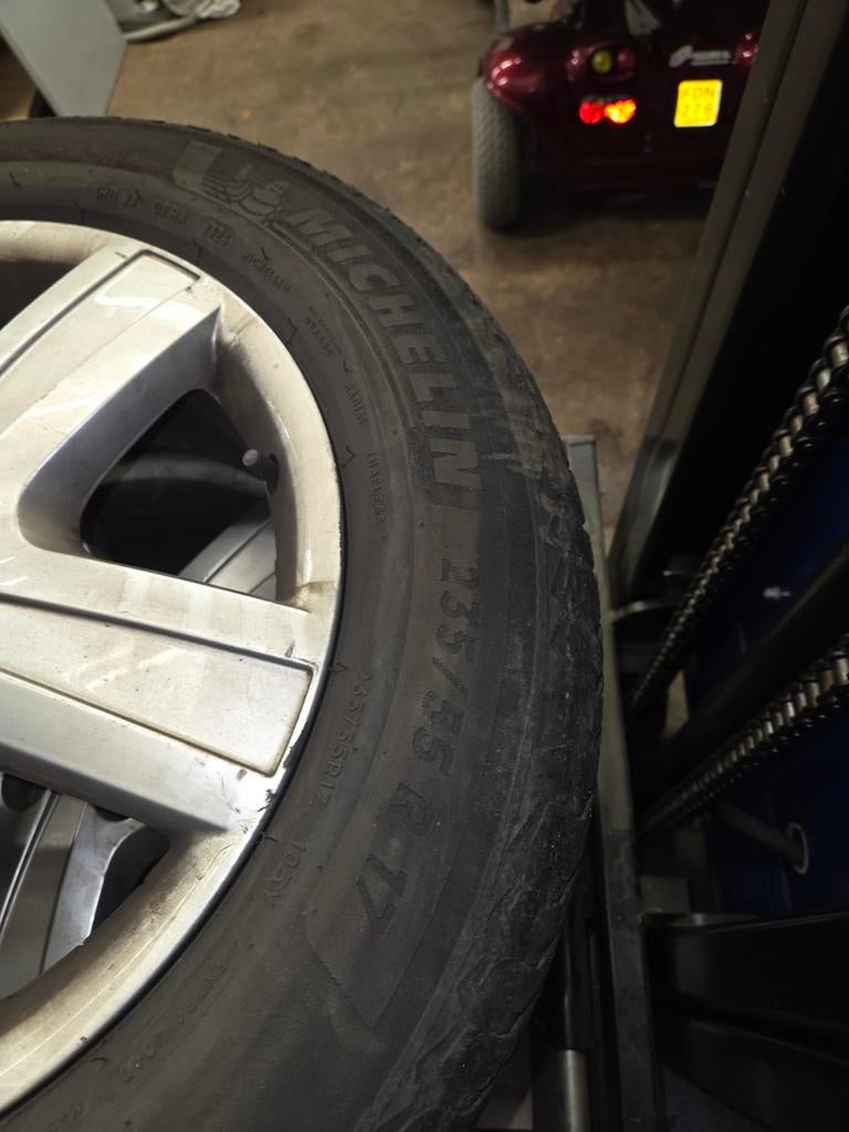 Vw transporter t5 alu velgen met redelijk banden, Ophalen, Gebruikt