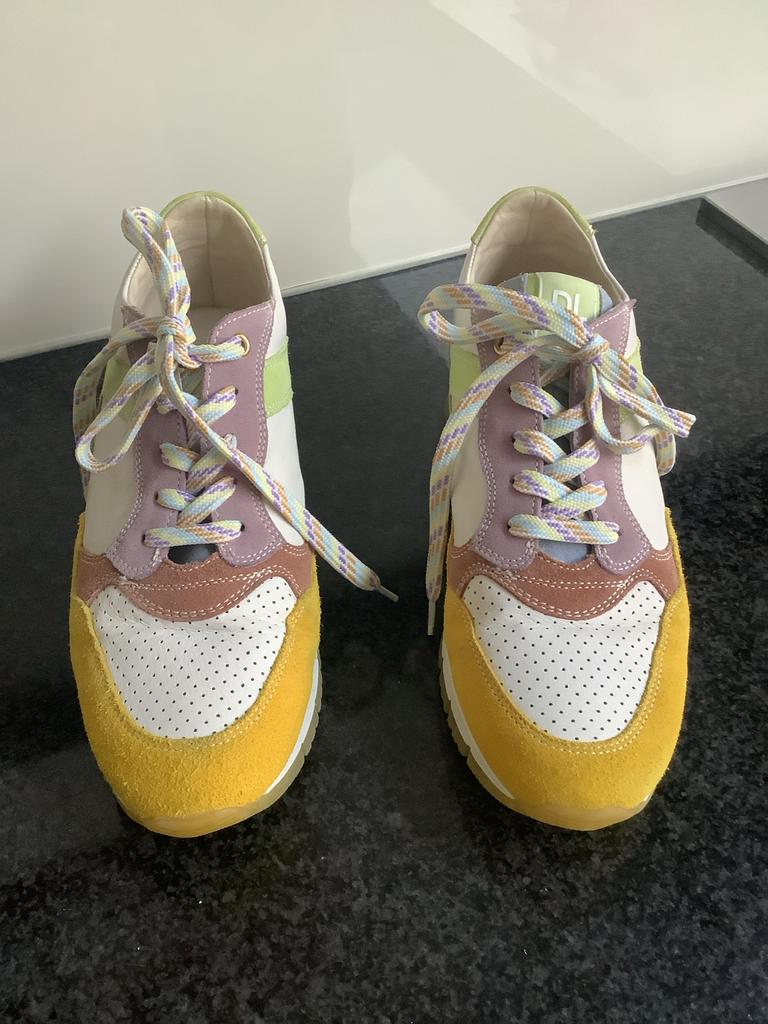 DLSport Kleurige Lederen Sneakers Maat 40/41 - Z.G.A.N., Kleding | Dames, Schoenen, Ophalen of Verzenden, Zo goed als nieuw, Overige kleuren