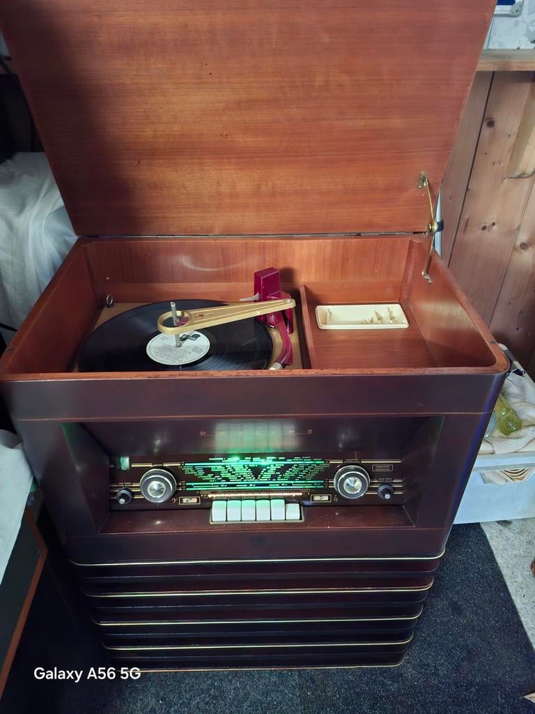 Prachtig gerestaureerd radiomeubel van phillips met platensp, Ophalen of Verzenden