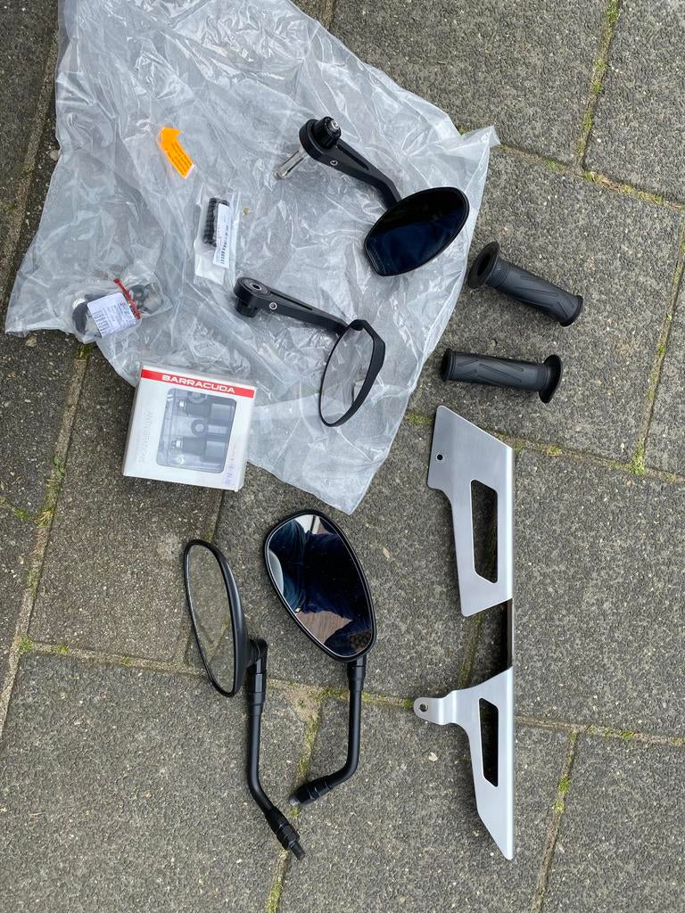 Motoronderdelen: spiegels, kettingbeschermer, handvaten, Motoren, Ophalen, Gebruikt
