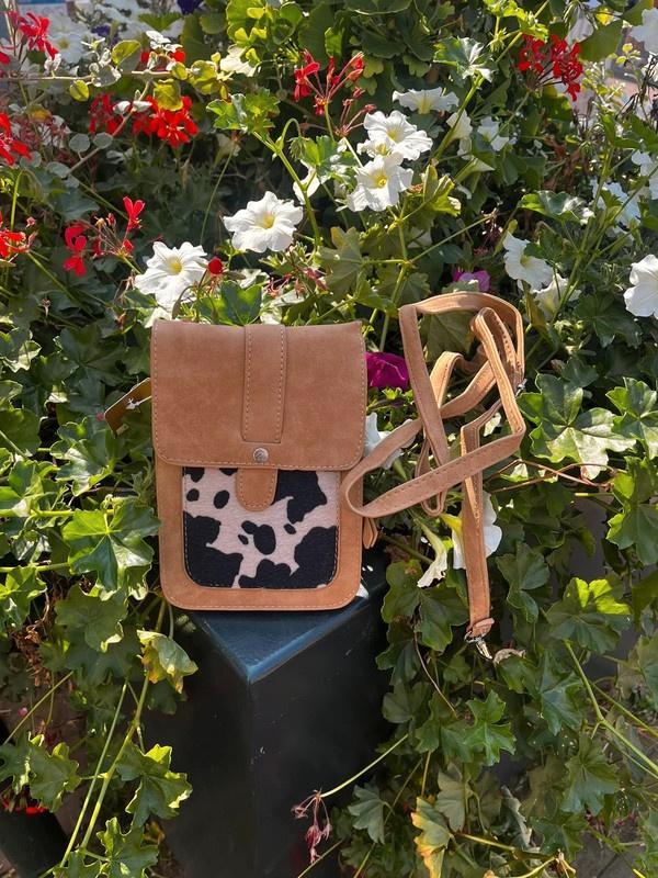 Bruine schoudertas met koeienprint (advr 30), Sieraden, Tassen en Uiterlijk, Tassen | Schoudertassen, Nieuw, Bruin, Ophalen of Verzenden