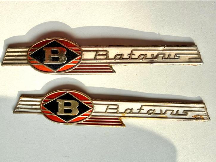 Batavus oldtimer bromfiets tankembleem links - gebruikt, Fietsen en Brommers, Brommeronderdelen | Algemeen, Gebruikt, Tank, Ophalen of Verzenden