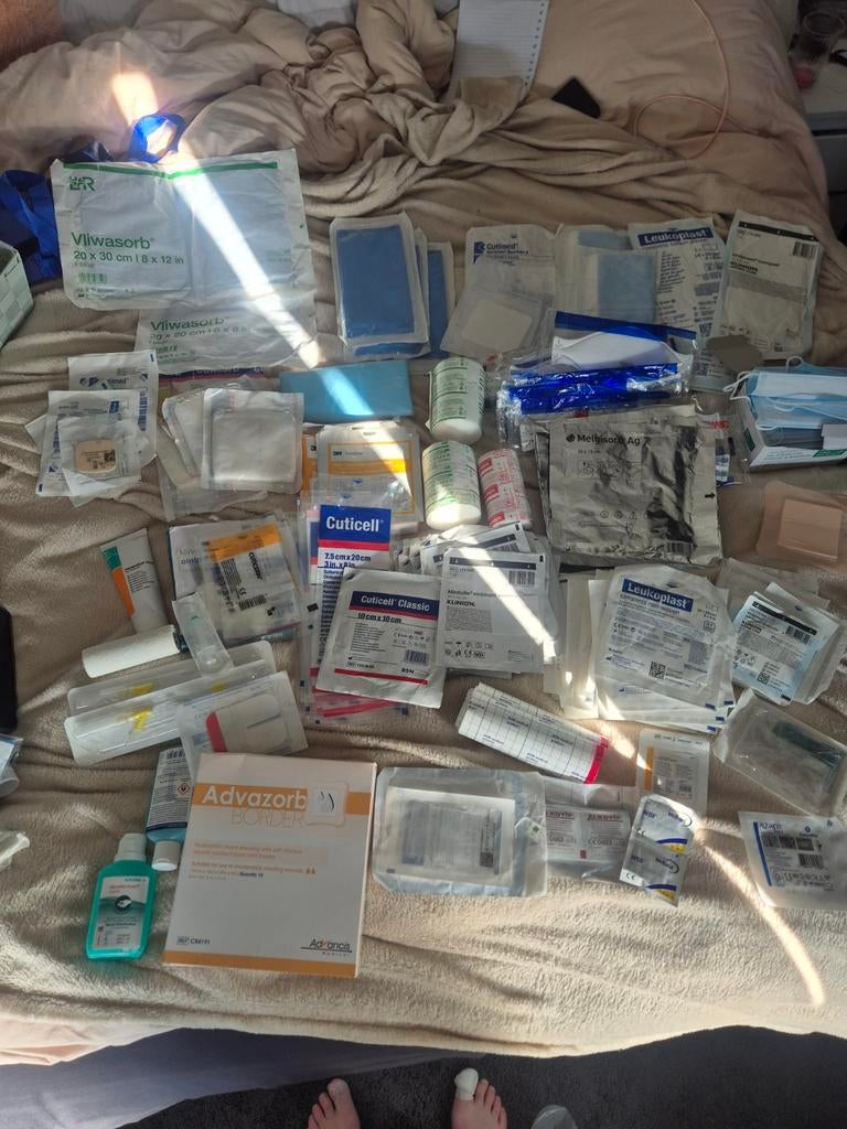 Verbandspullen voor EHBO koffer / alles steriel en op datum, Ophalen of Verzenden