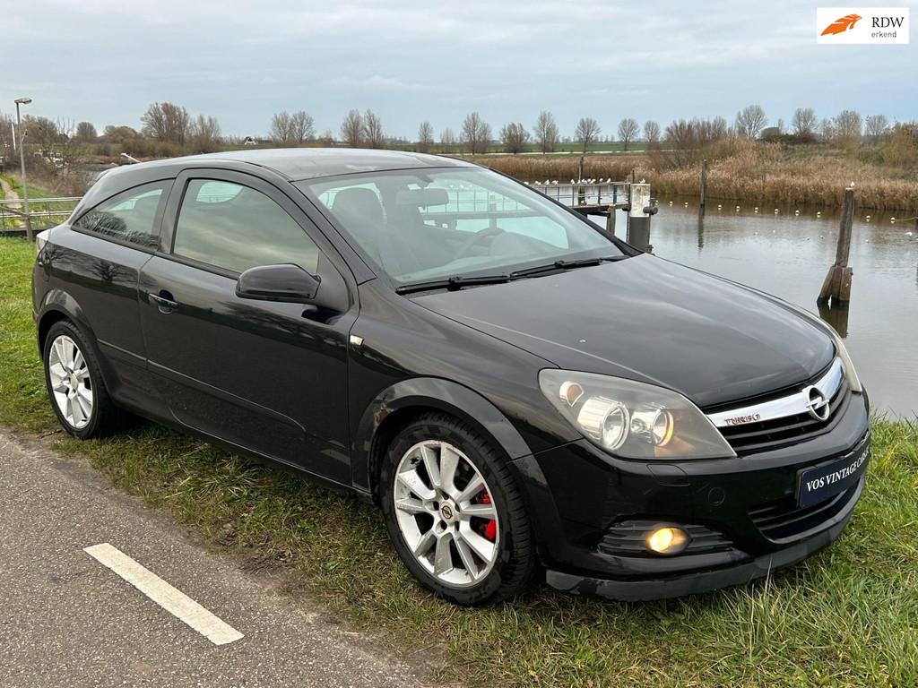 Opel Astra GTC 2.0 T Sport, Auto's, Opel, Gebruikt, 680 kg, Zwart, Bedrijf