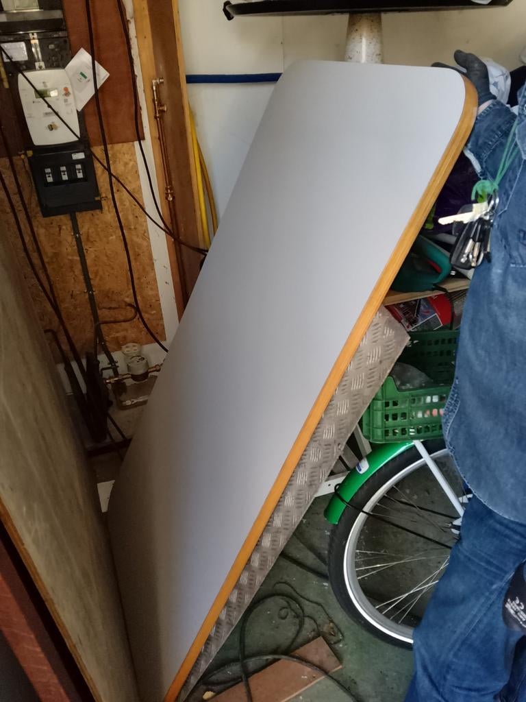 Tafelblad met afgeronde hoeken, grijs formica, Ophalen, 50 tot 100 cm, Zo goed als nieuw, Vijf personen of meer