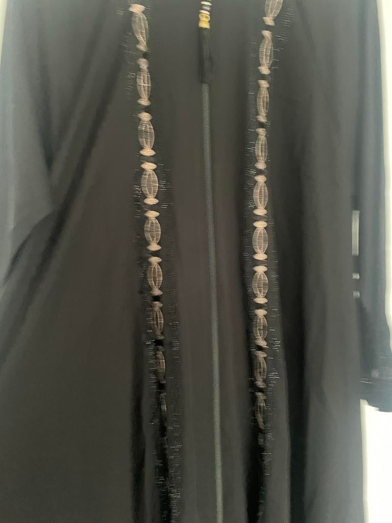 Zwarte abaya met gouden details, Kleding | Dames, Ophalen of Verzenden, Nieuw
